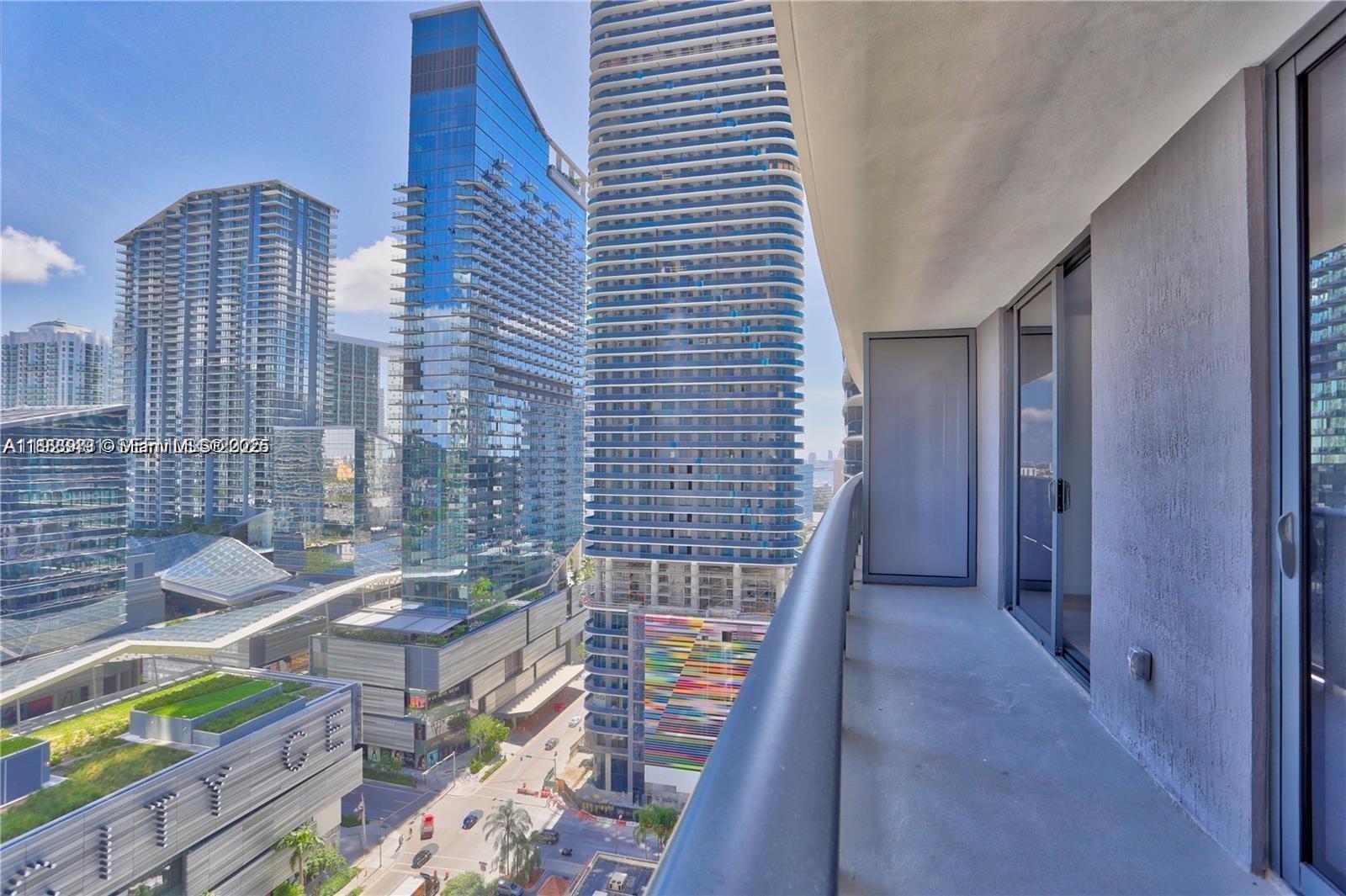 Great unit in the center of Brickell, the building offers 5-star amenities, 2 pools, state of the art gym, club room, lounge, game room, lobby attendance, valet parking. Ready to move in 1 bed and 1 bath plus den, powder room. Great layout! This Brickell location is the area's leading health and wellness destination with an Equinox club and soul cycle studio.