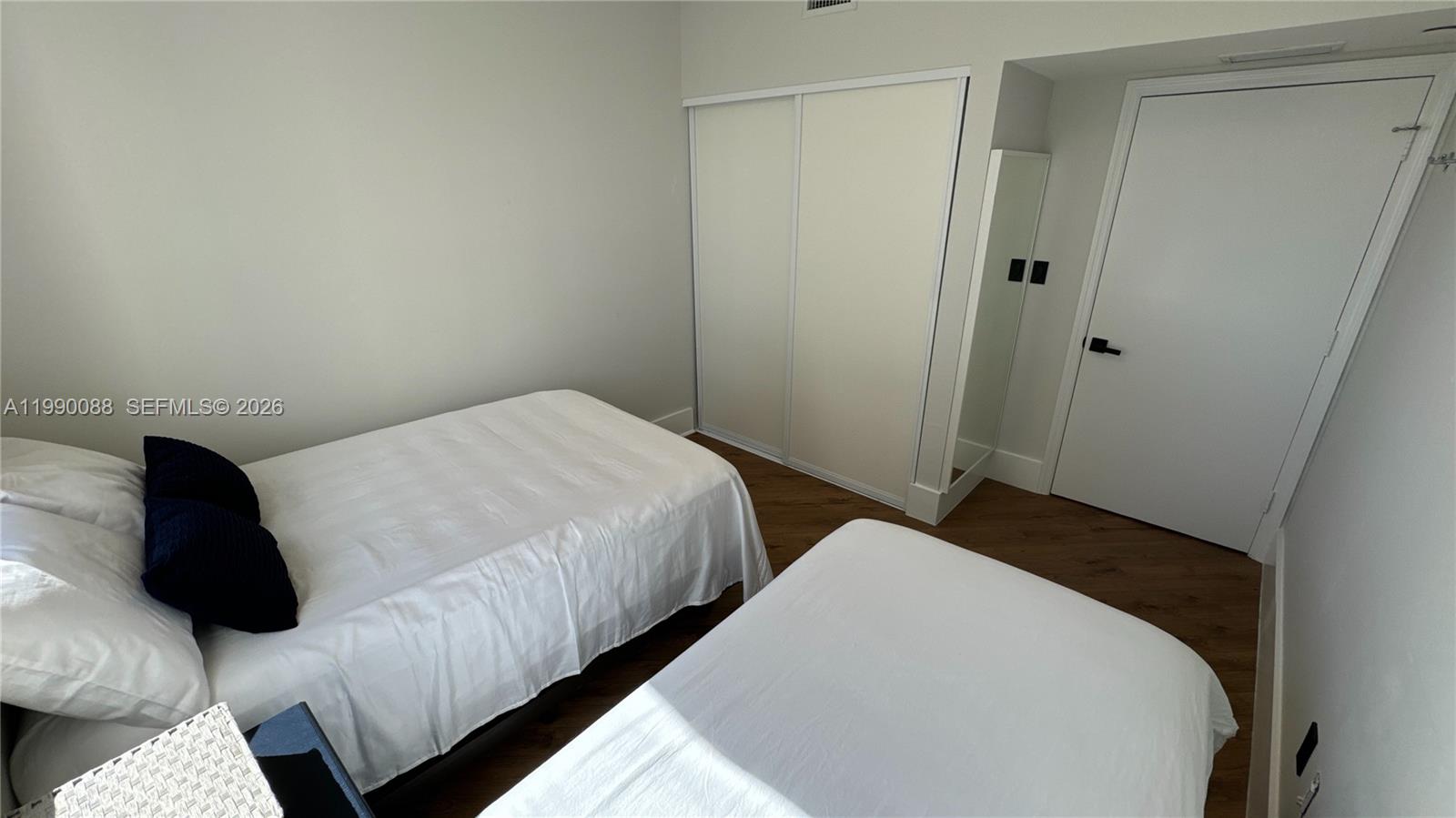 TURNBERRY VLG NO TOWER CO - Residential