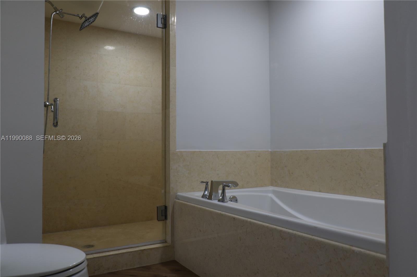 TURNBERRY VLG NO TOWER CO - Residential