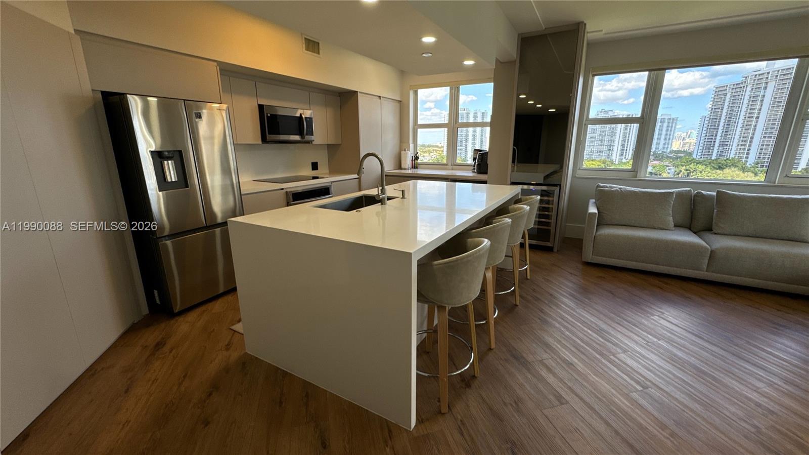 TURNBERRY VLG NO TOWER CO - Residential