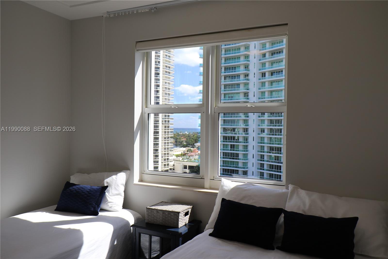 TURNBERRY VLG NO TOWER CO - Residential