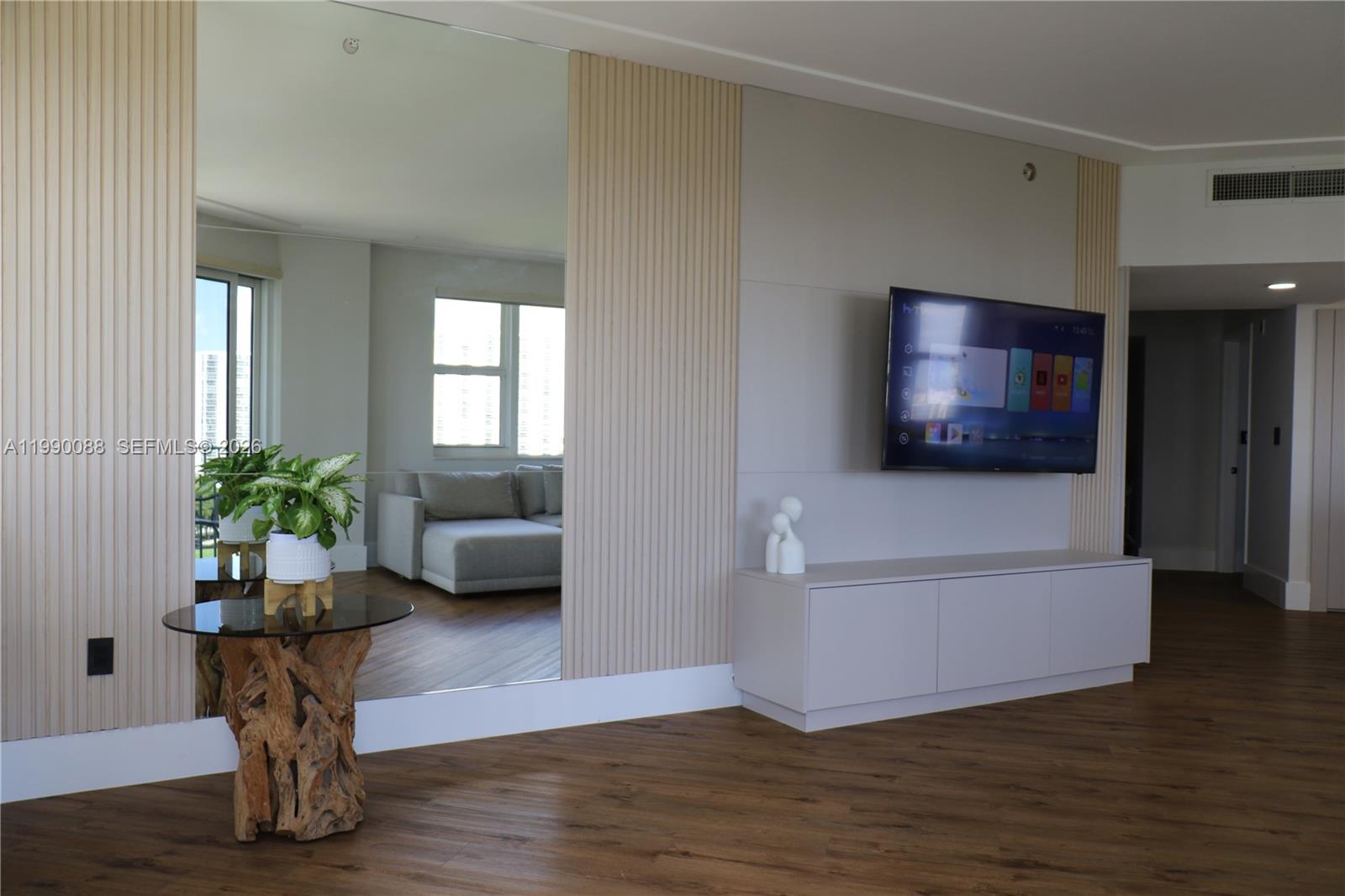 TURNBERRY VLG NO TOWER CO - Residential