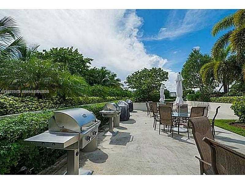 1000 ISL BLVD WILLIAMS IS - Residential