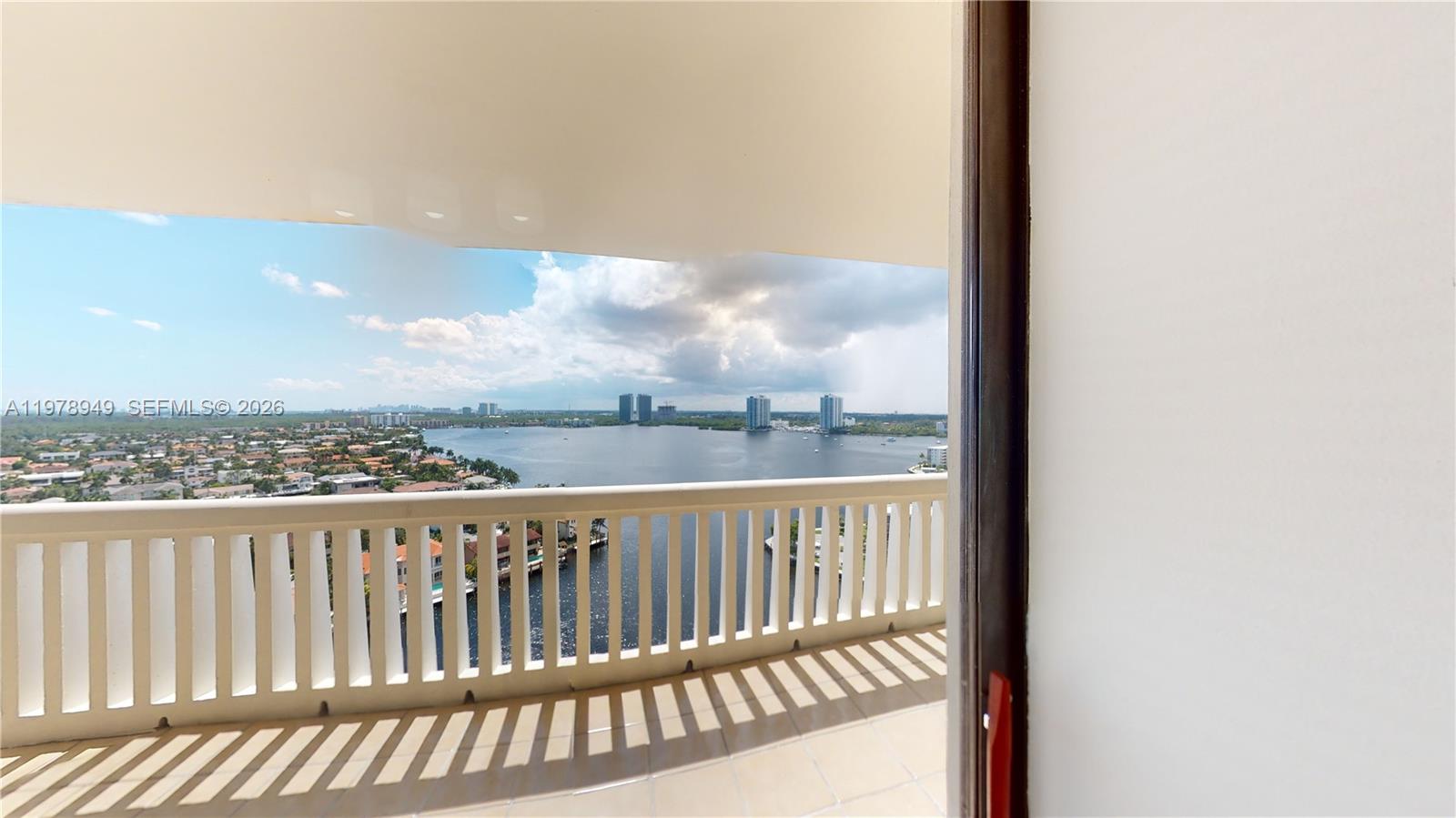 1000 ISL BLVD WILLIAMS IS - Residential