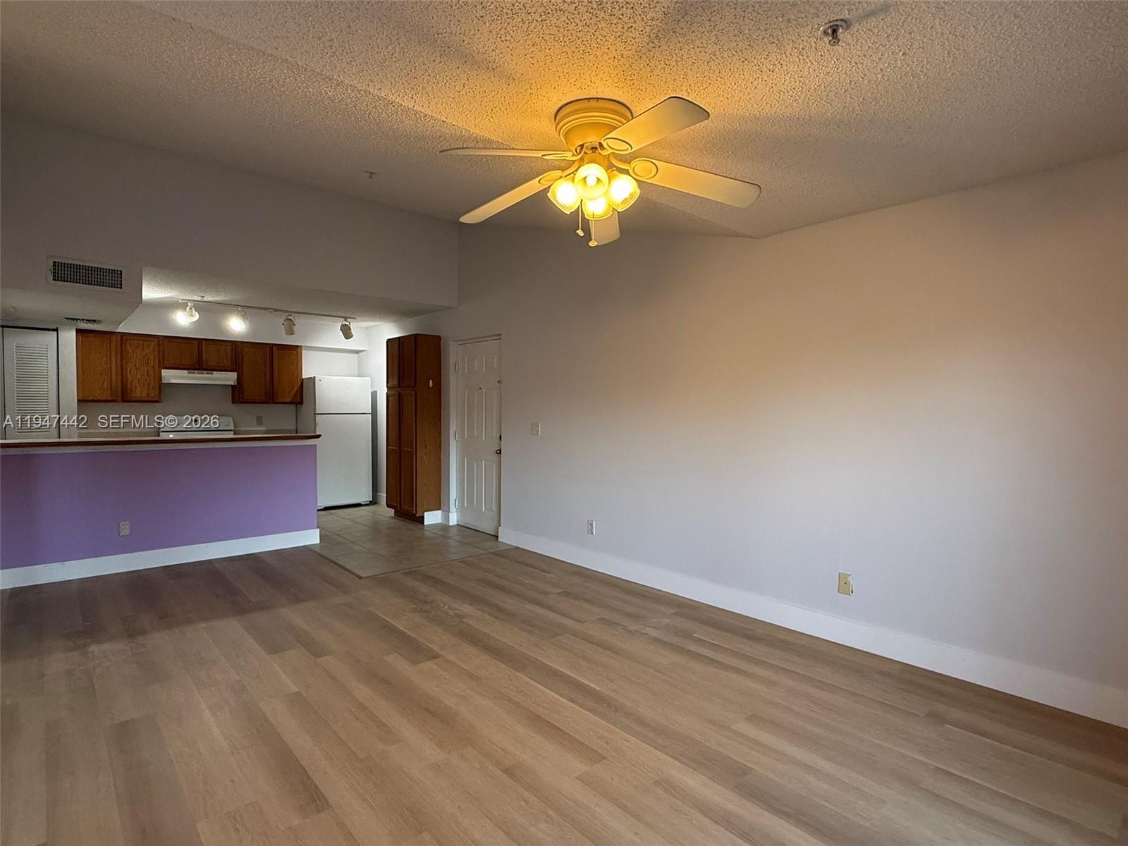 NOB HILL LANDINGS CONDOMI - Residential