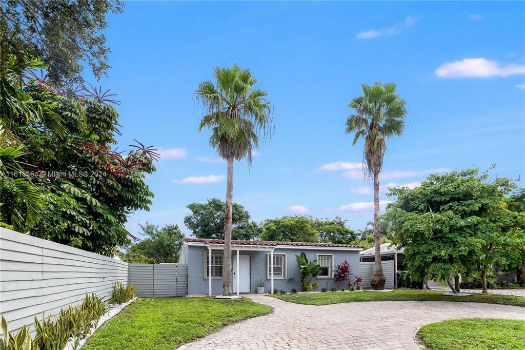 Beautifully renovated, 3/1 in the heart of East Fort Lauderdale. Perfect centralized location, less than a mile from the Wilton Manor strip, minutes to Downtown, Flagler Village, Victoria Park, Las Olas, and 10 minutes from the beach! Very close to 95 and major highways as well. This home features porcelain tile, and luxury vinyl with Samsung appliances, quartz countertops, & digital shower panel. The backyard is an entertainers dream! Furniture negotiable!