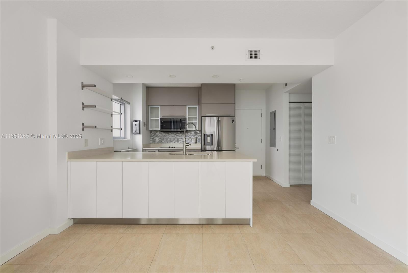 GALLERY ART CONDO - Residential Lease