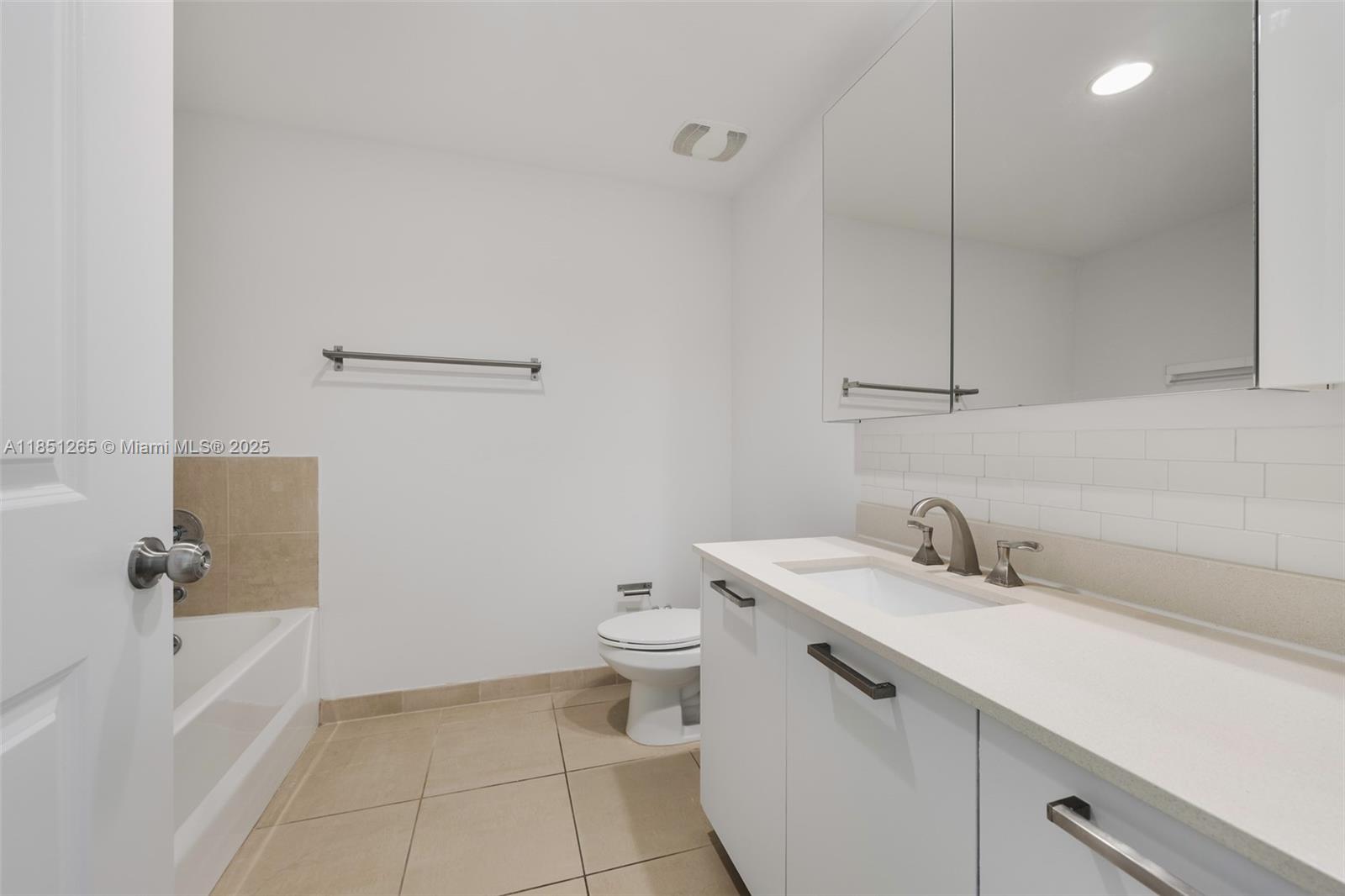 GALLERY ART CONDO - Residential Lease