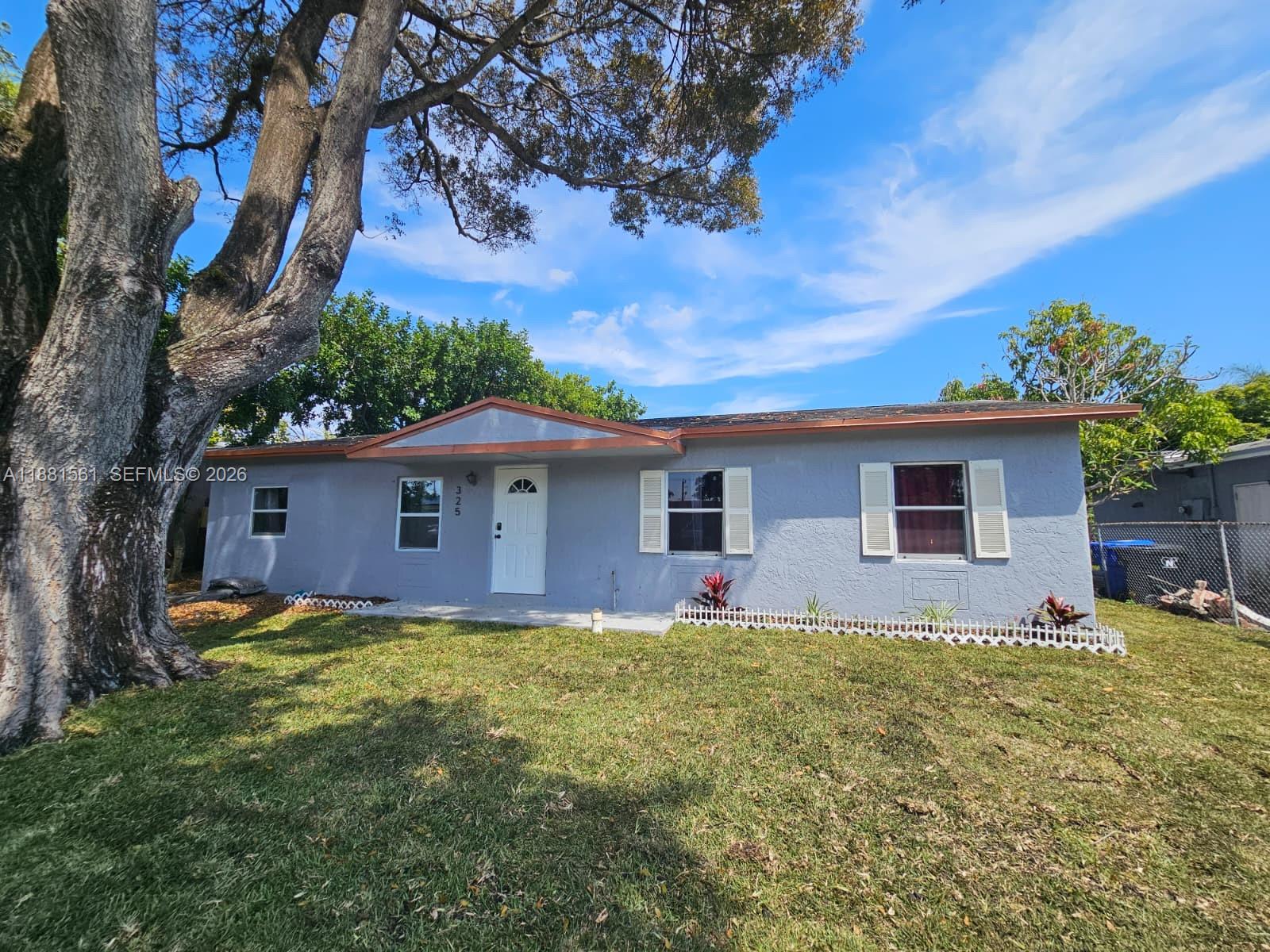 No HOA • Easy access • The potential rent at this property with government subsidy is $4,067 USD • Spacious lot of 6,204 sqft.
• This property is uniquely qualified for a special program • Exclusive lender incentive: 1 point off the rate with my lender (e.g., if the market rate is 6%, you can get 5% with no points, plus appraisal and mortgage insurance covered for primary residents)