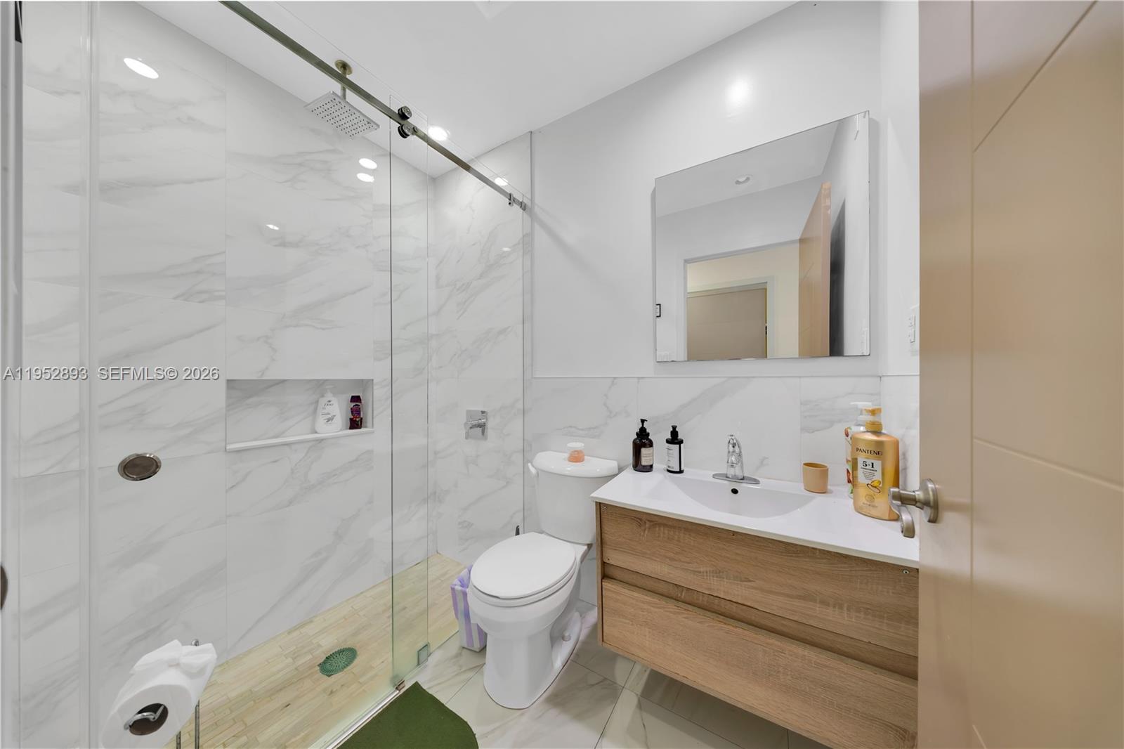 6TH ADDN TO HIALEAH - Residential Income