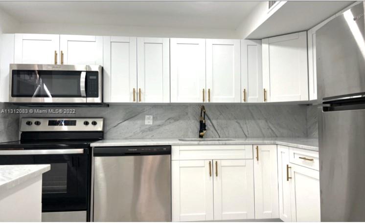 Beautiful 2 Bedroom 2 Bathroom unit,  located in First Floor.
Modern kitchen With Brand New Stainless steel appliances and Quartz counter tops - Freshly painted, NEW Floor Tile, Screened patio!!
This unit has a lot of natural light and LED Recessed lights installed.
Community offers lots of amenities such as pool - tennis court and Gym. AMAZING Location Close to everything, Publix, Sawgrass Mall, restaurants and Banks. Don't miss this Amazing opportunity!