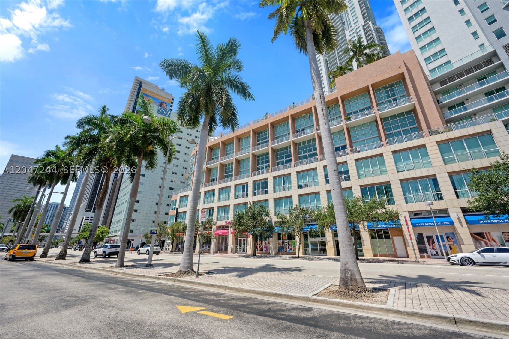 VIZCAYNE NORTH CONDO - Residential