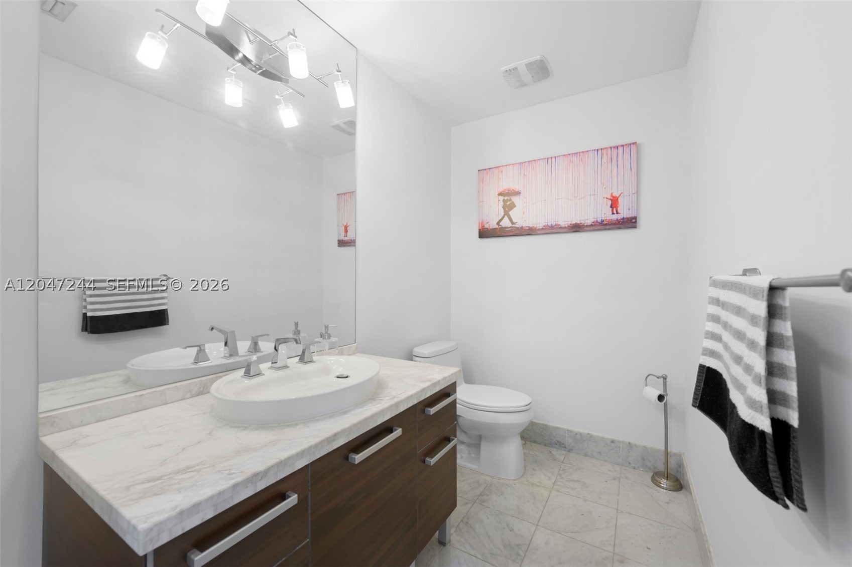 VIZCAYNE NORTH CONDO - Residential