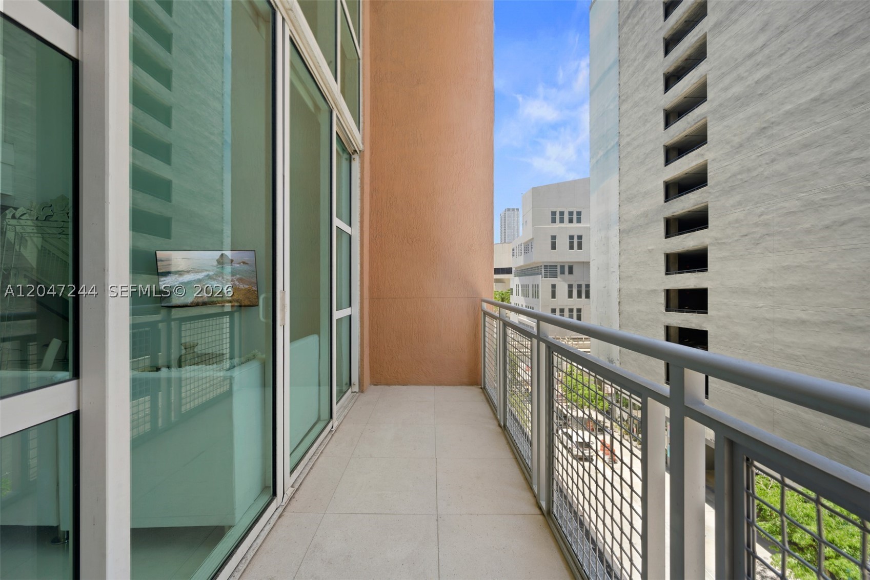 VIZCAYNE NORTH CONDO - Residential