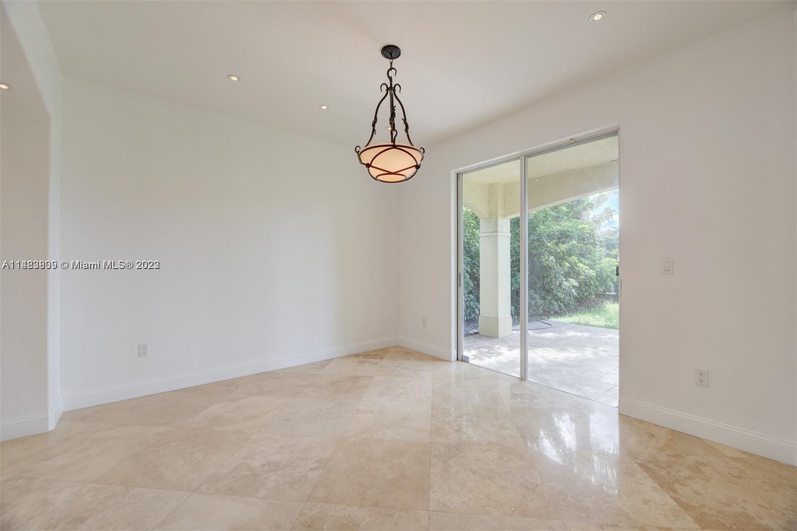 KENDALL BREEZE - Residential Lease