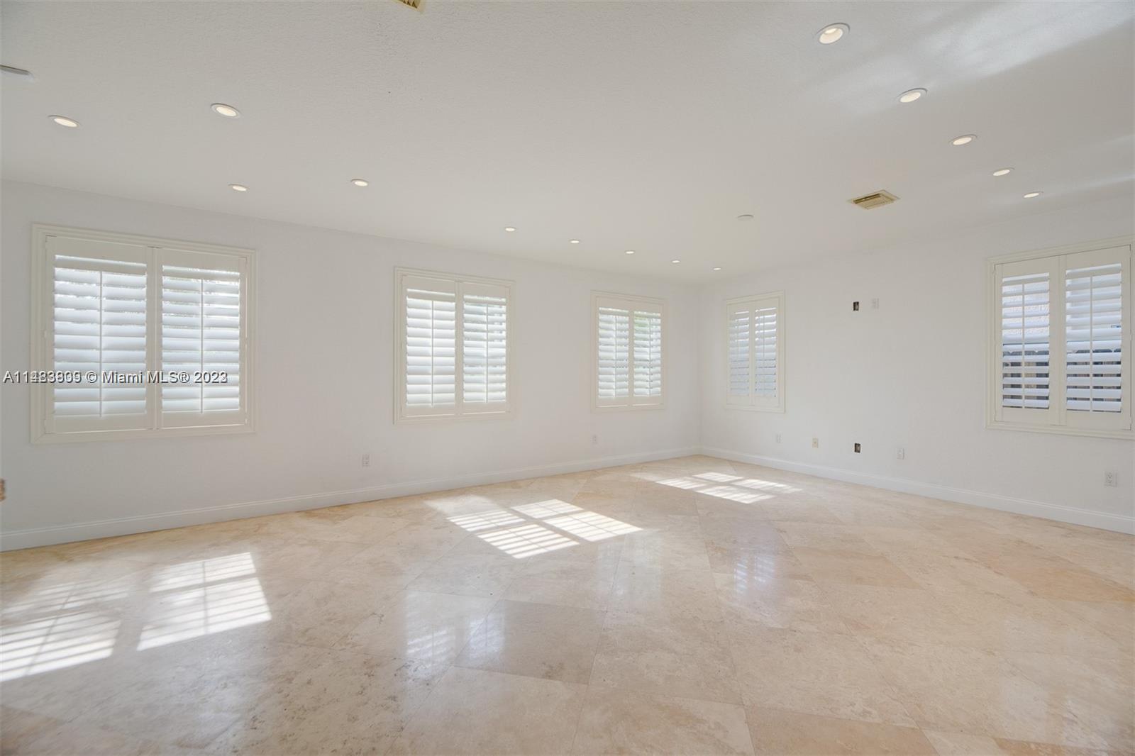 KENDALL BREEZE - Residential Lease
