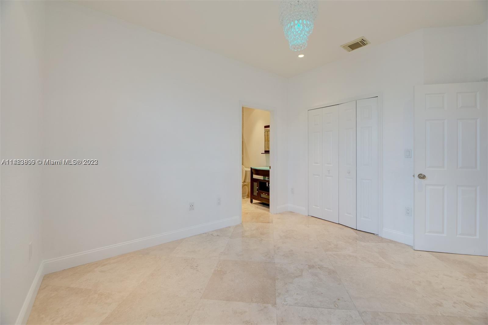 KENDALL BREEZE - Residential Lease