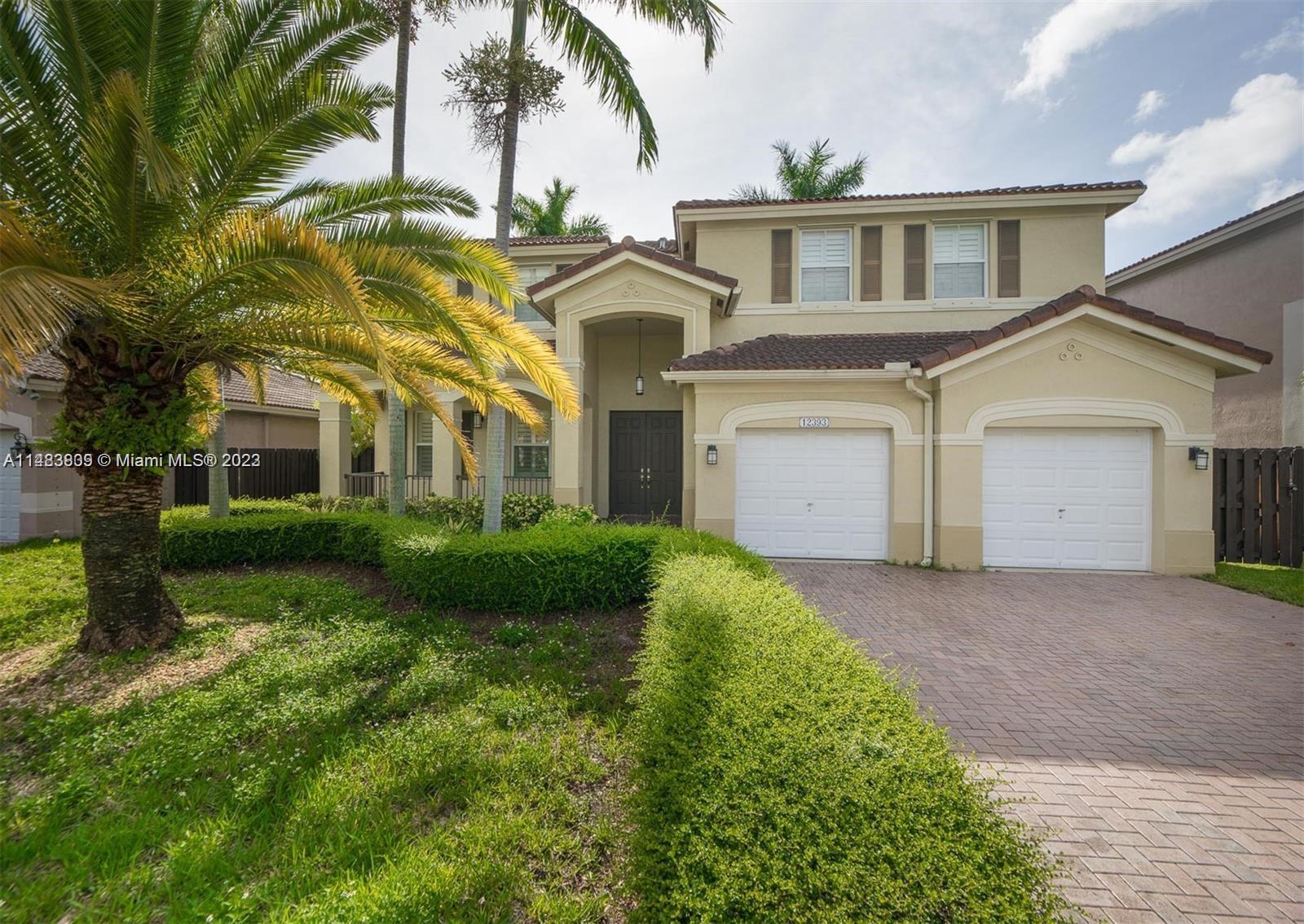 KENDALL BREEZE - Residential Lease