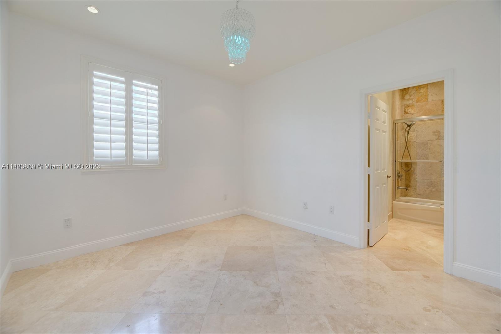KENDALL BREEZE - Residential Lease