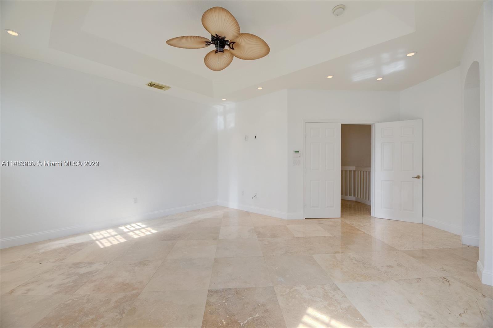 KENDALL BREEZE - Residential Lease