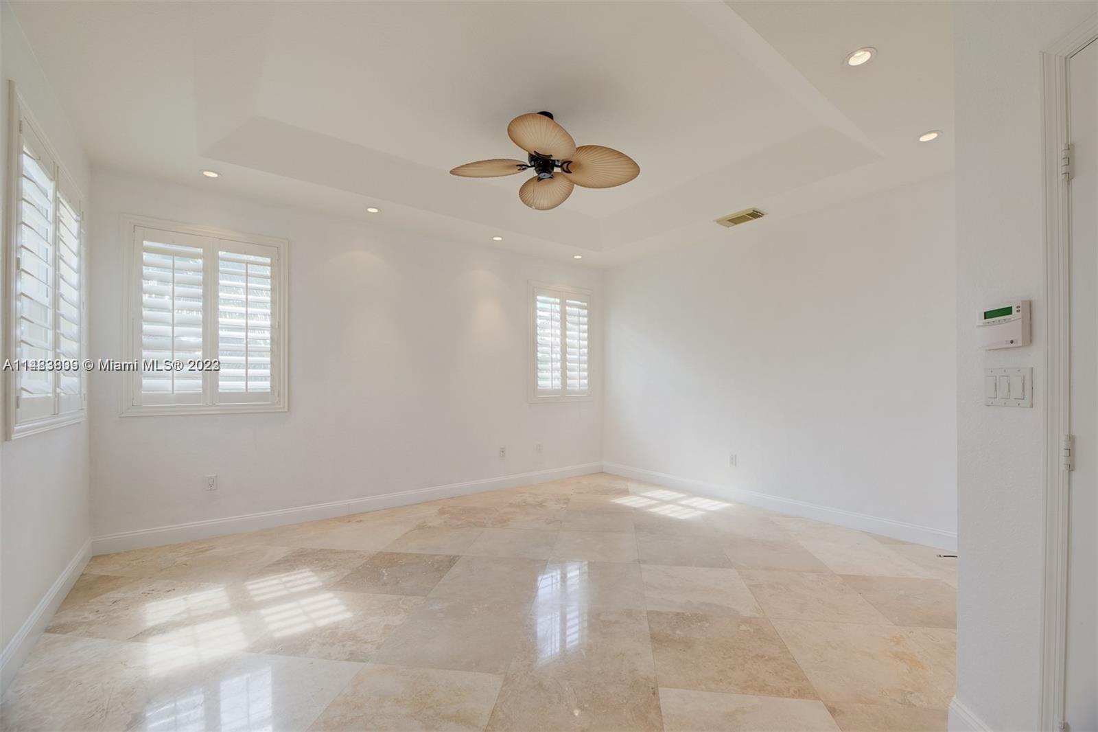 KENDALL BREEZE - Residential Lease