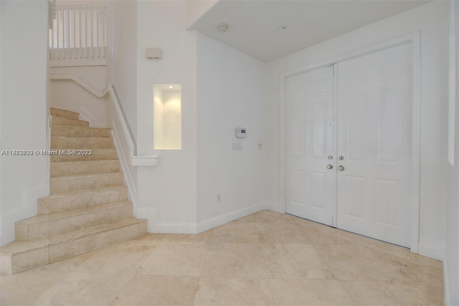 KENDALL BREEZE - Residential Lease