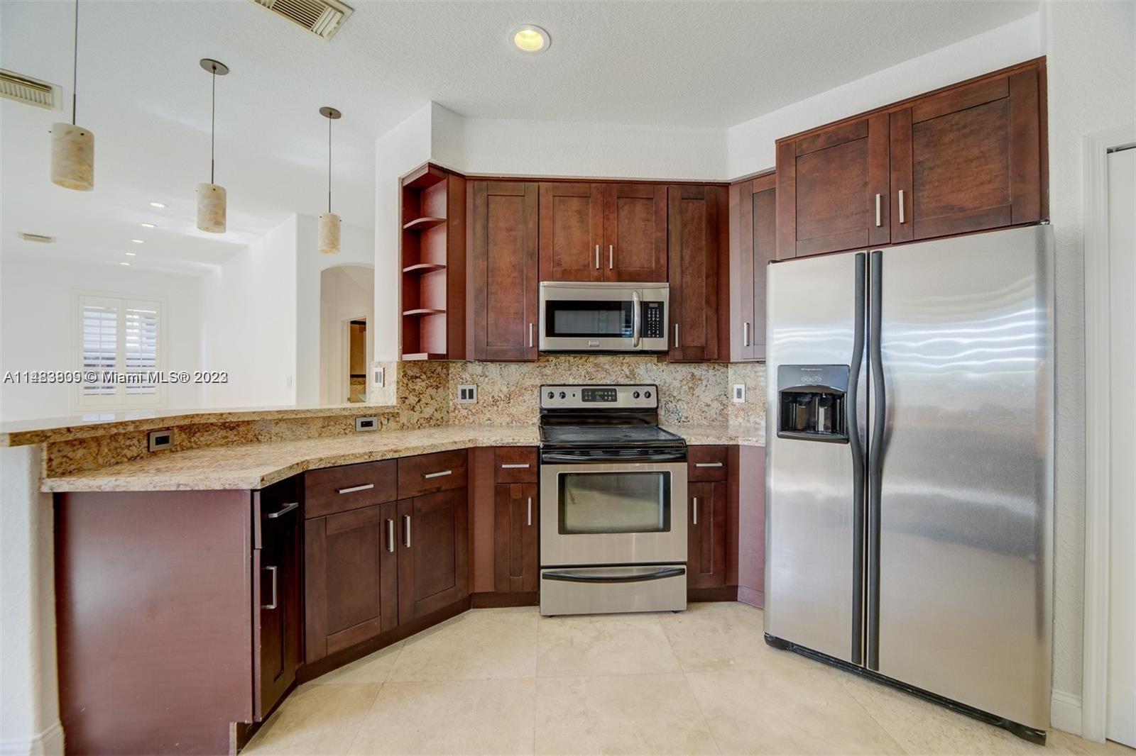 KENDALL BREEZE - Residential Lease