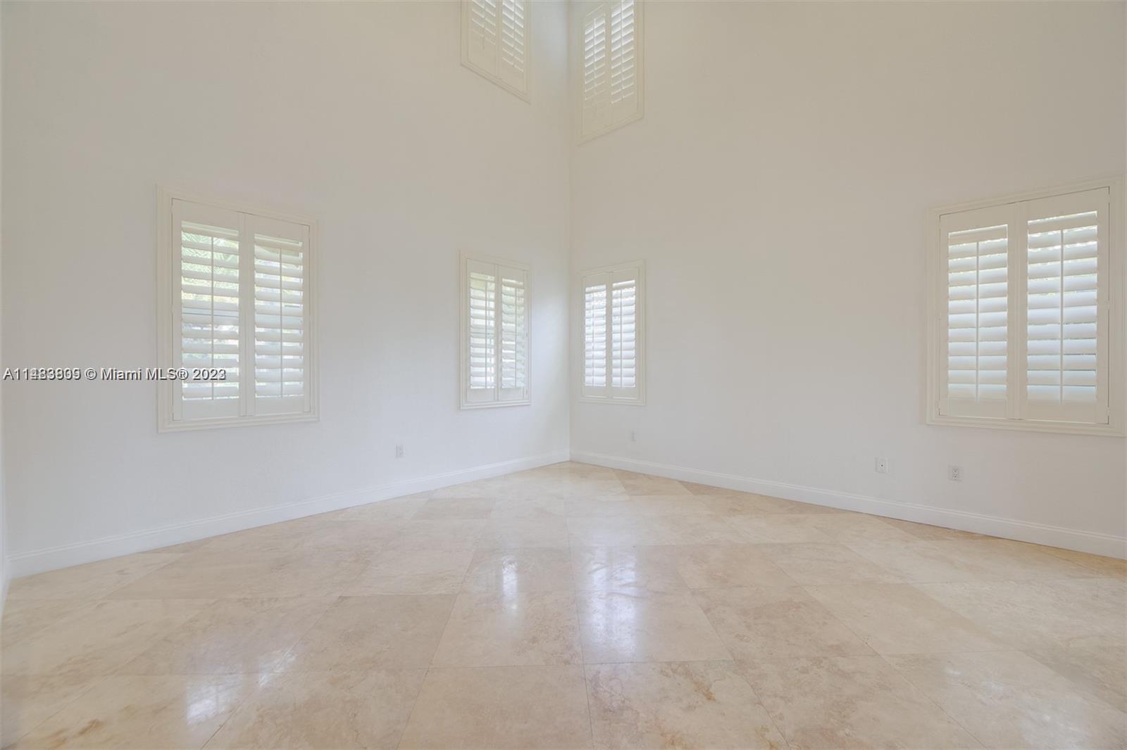 KENDALL BREEZE - Residential Lease