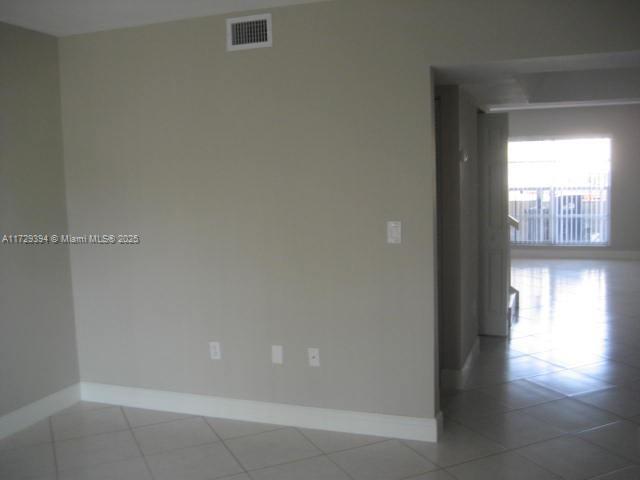LES CHATEAUX AT INT GARDE - Residential Lease