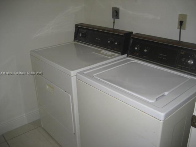 LES CHATEAUX AT INT GARDE - Residential Lease