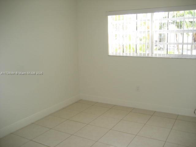 LES CHATEAUX AT INT GARDE - Residential Lease