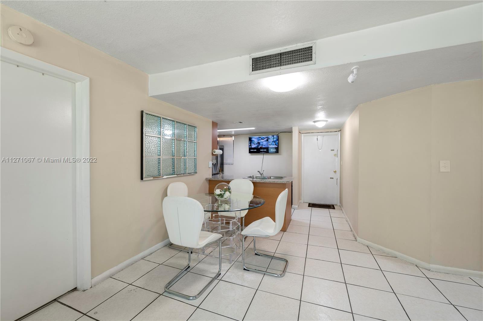 EL CONQUISTADOR SOUTH CON - Residential Lease
