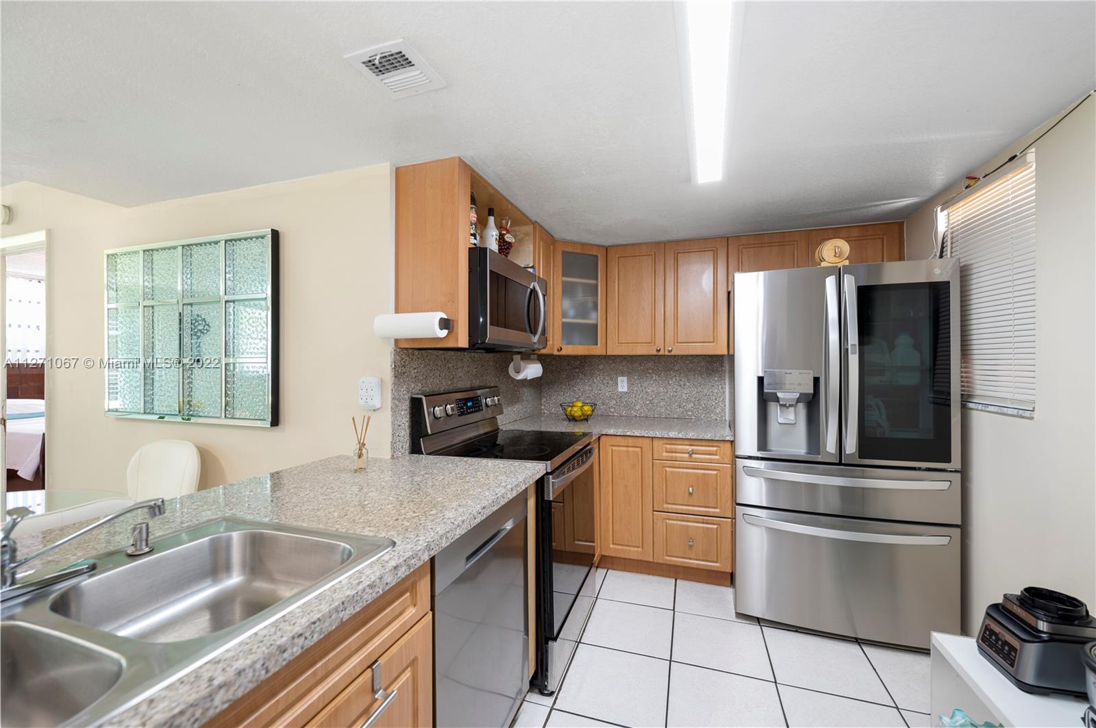 EL CONQUISTADOR SOUTH CON - Residential Lease