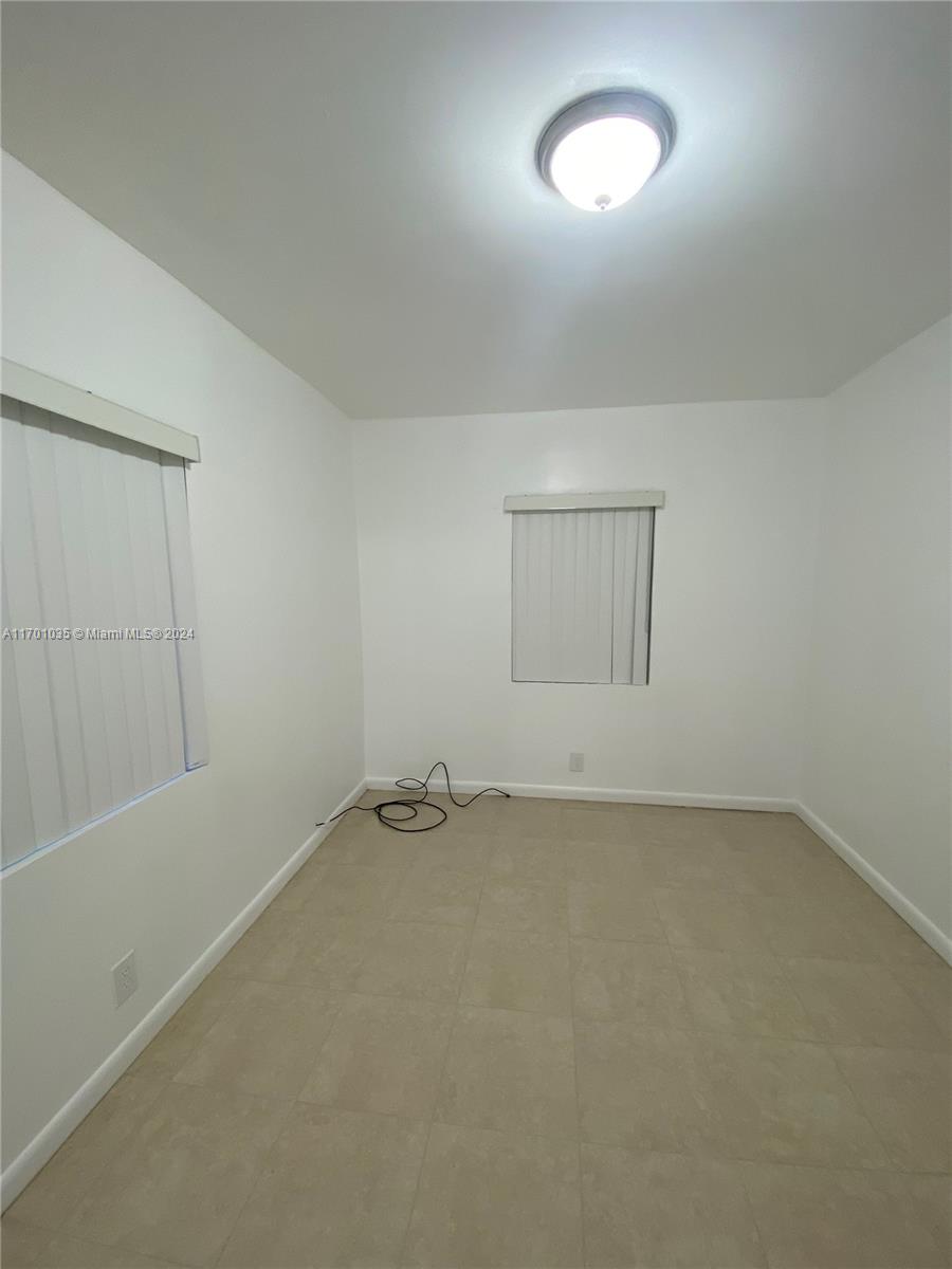 LAWRENCE ESTATE LAND CO - Residential Lease