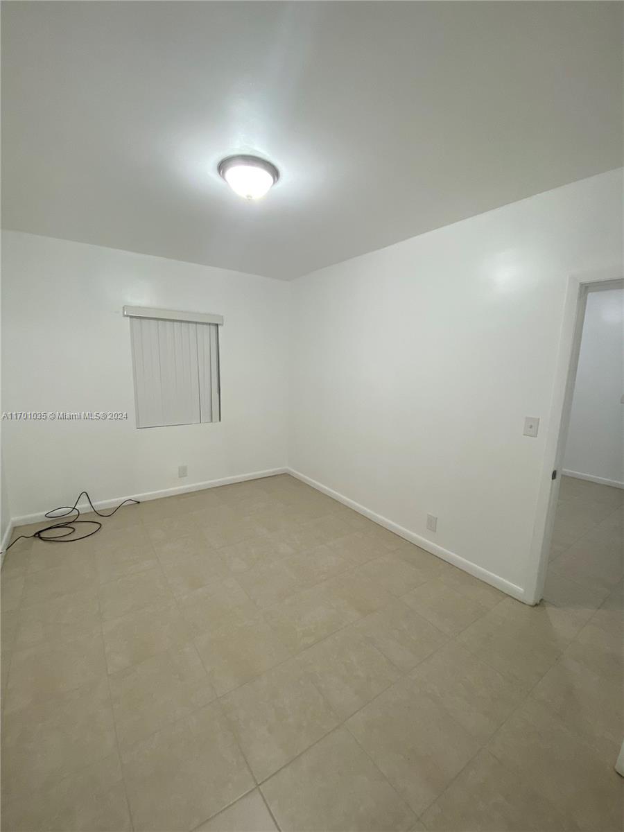 LAWRENCE ESTATE LAND CO - Residential Lease