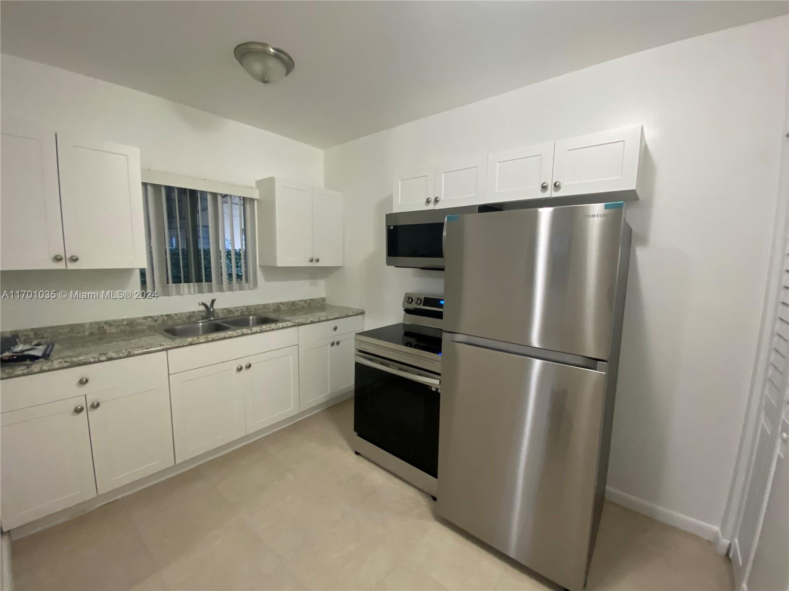 LAWRENCE ESTATE LAND CO - Residential Lease