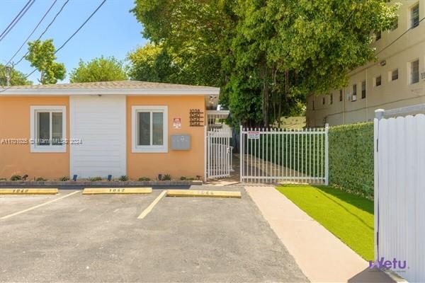 LAWRENCE ESTATE LAND CO - Residential Lease