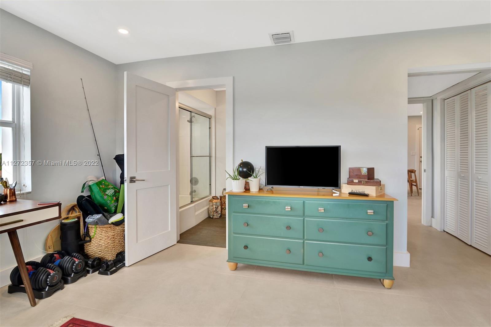 LAS OLAS VILLAS CONDO - Residential Lease