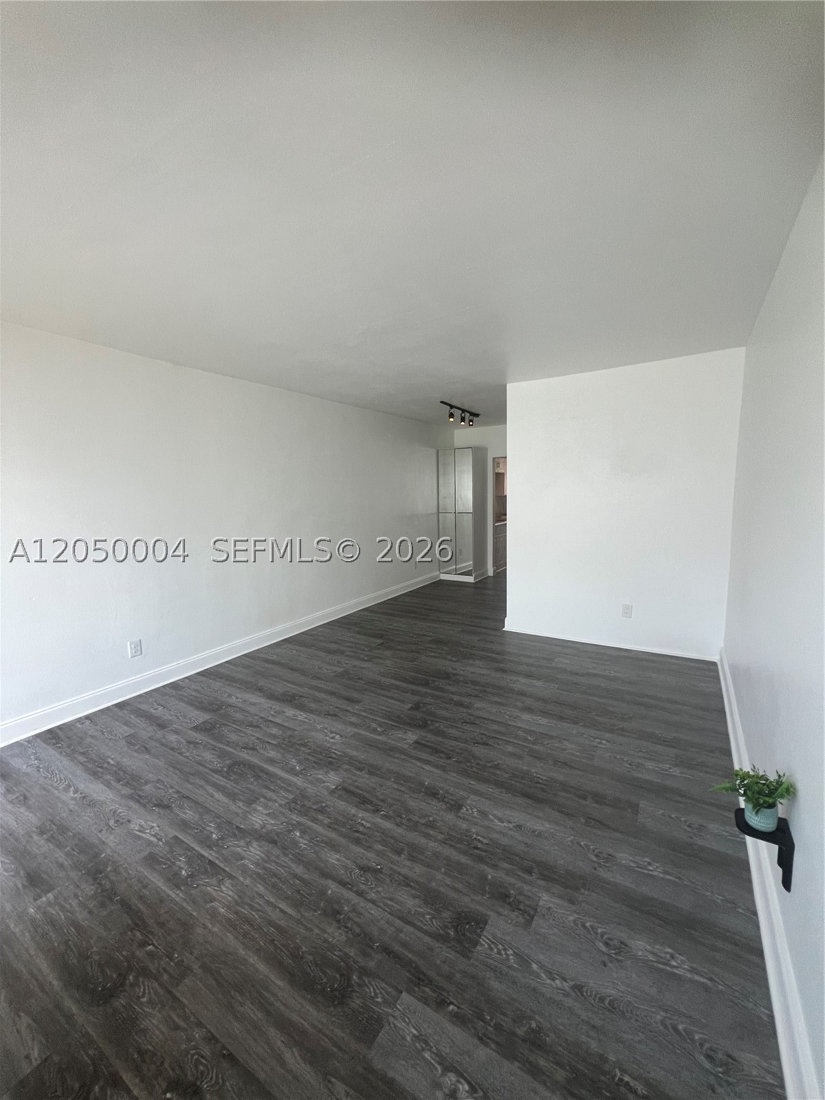 THE WILLIAM LEE CONDO - Residential Lease