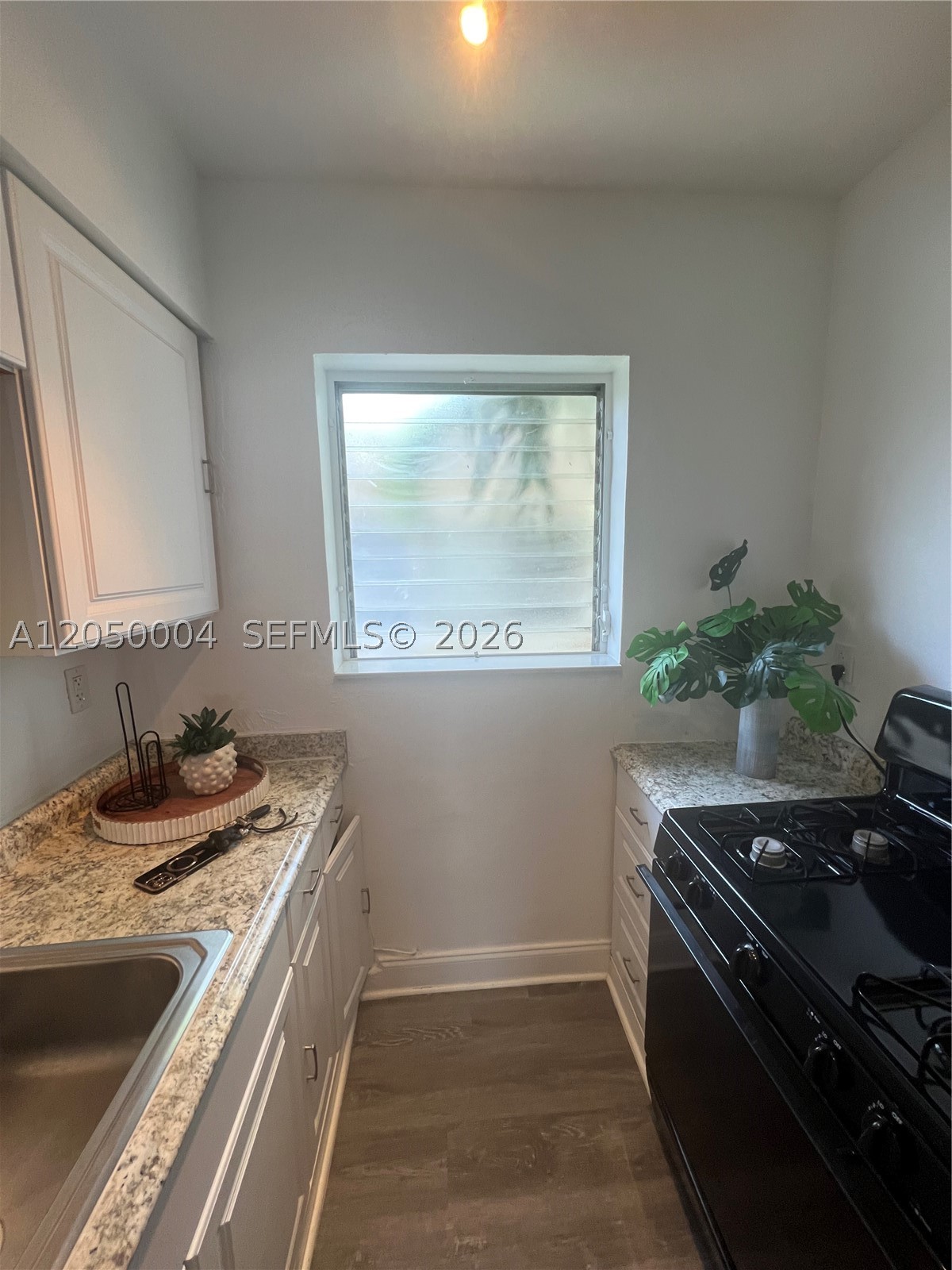 THE WILLIAM LEE CONDO - Residential Lease