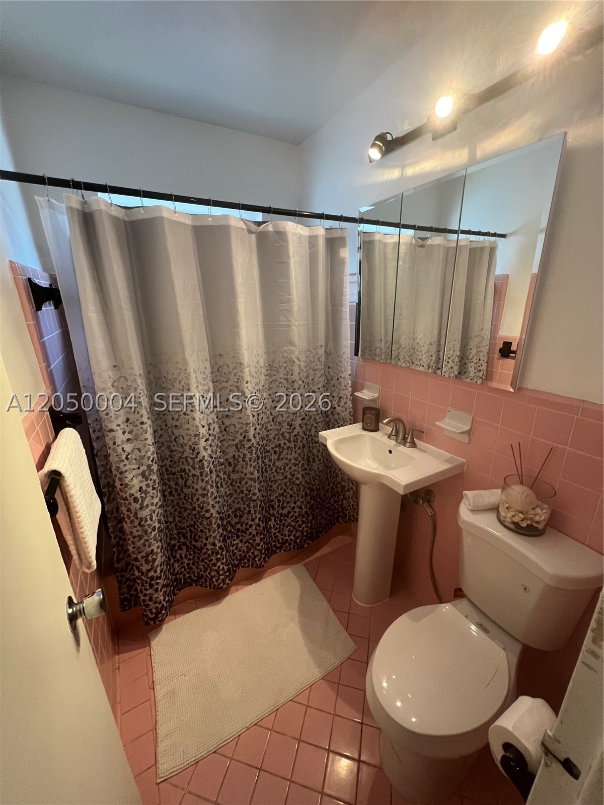 THE WILLIAM LEE CONDO - Residential Lease