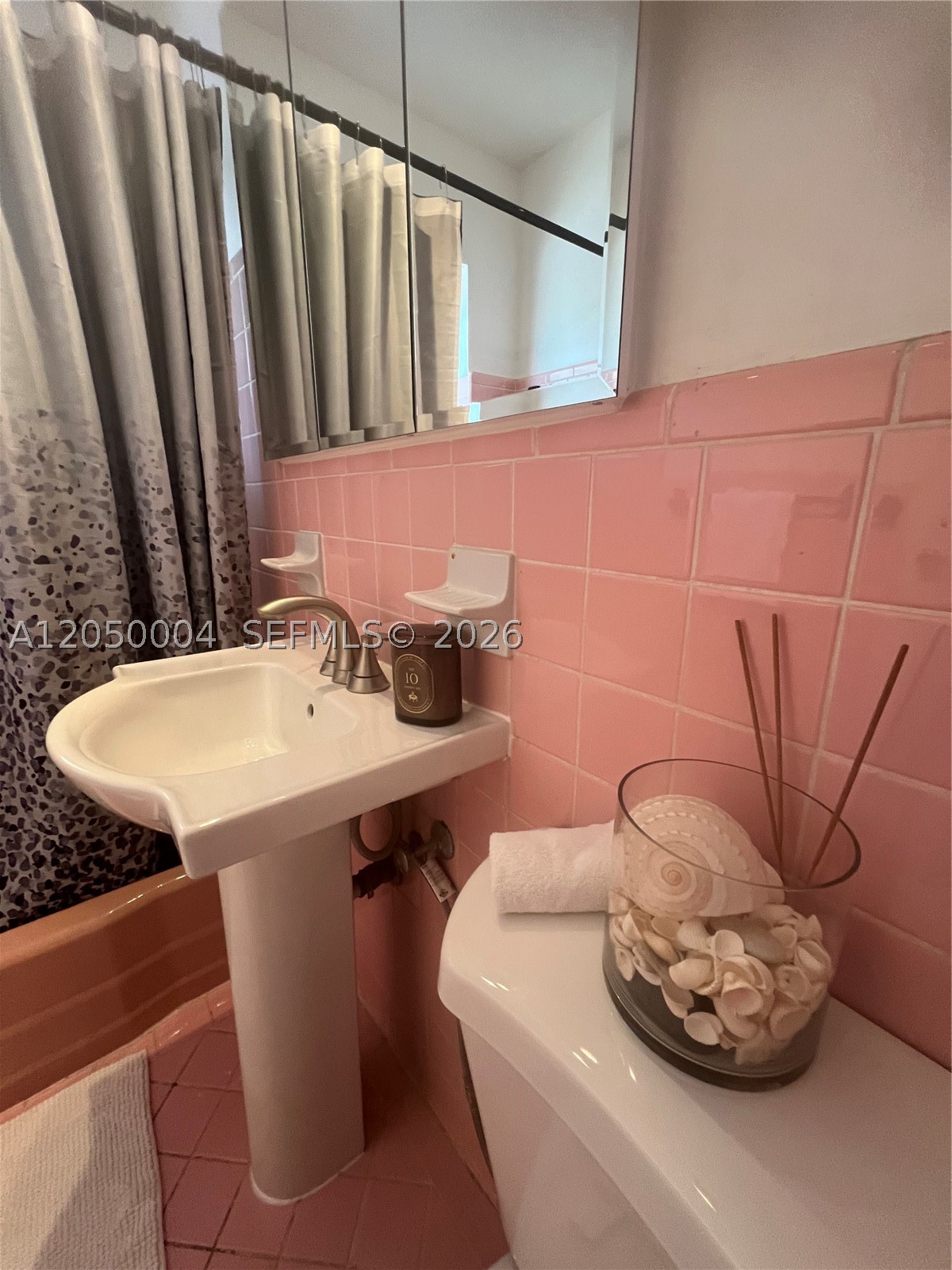 THE WILLIAM LEE CONDO - Residential Lease