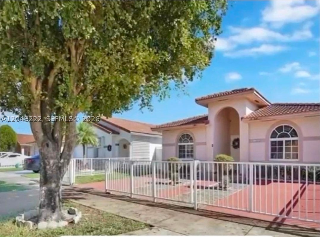 Discover this charming single-family home featuring 3 bedrooms and 2 bathrooms, located in a quiet and convenient area, ideal for those seeking comfort, functionality, and quality of life. The home offers a well-designed layout that maximizes every space, creating a sense of openness and harmony throughout.
Enjoy the freedom of NO HOA, providing flexibility and fewer restrictions for homeowners. The property also includes a brand-new A/C, offering enhanced comfort and energy efficiency year-round. The guest bathroom has been fully remodeled, adding a modern and refreshed touch.
Bright and inviting interior spaces flow into a functional kitchen designed for everyday living. The outdoor area provides the perfect setting for family gatherings, entertaining, or simply relaxing at the end of the day.
Conveniently located with easy access to major roads, shopping, schools, and essential services, this home is an excellent opportunity for both primary residence and investment.