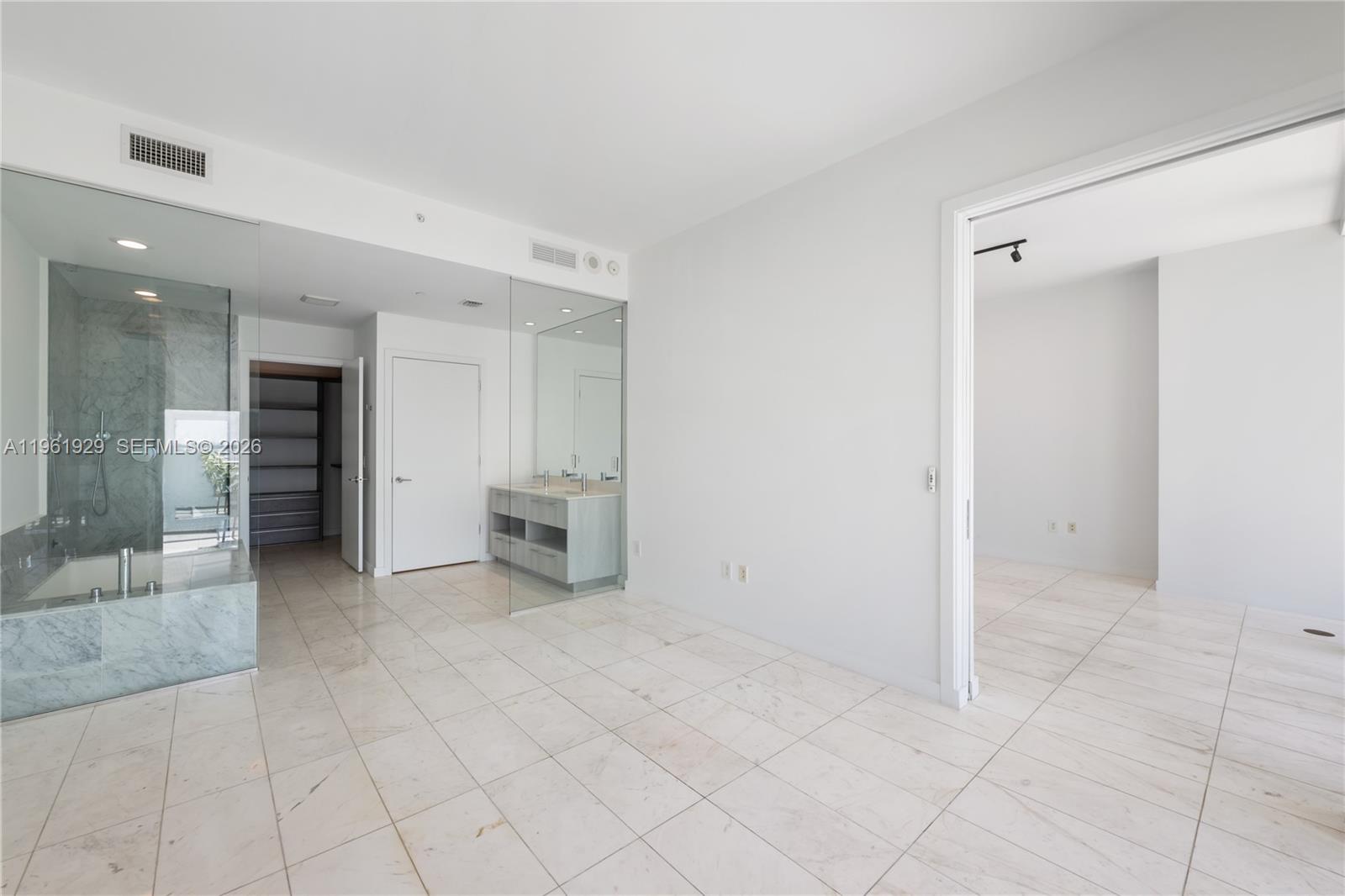 GRAN PARAISO CONDO - Residential