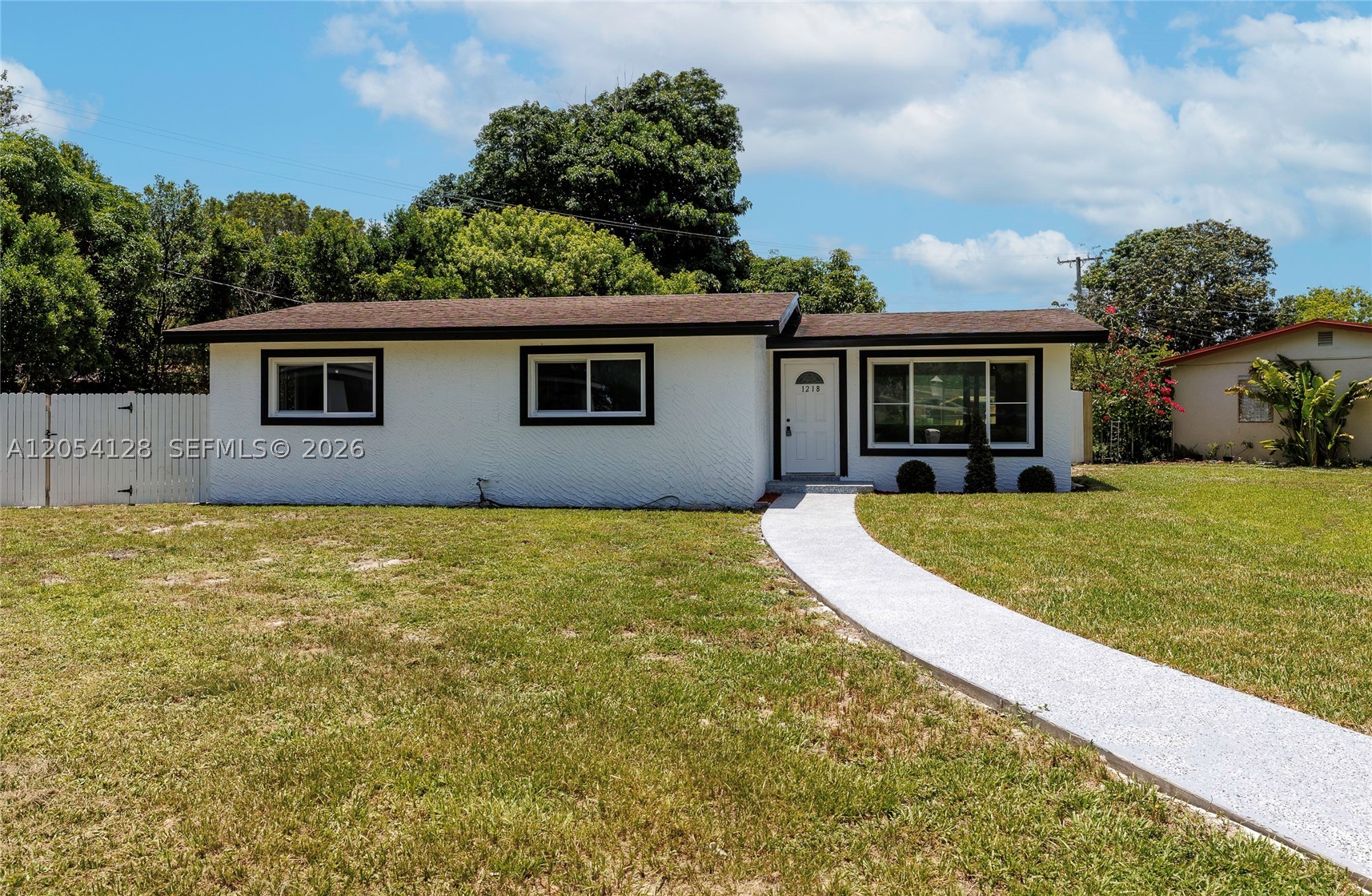 LAUDERDALE VILLAS - Residential