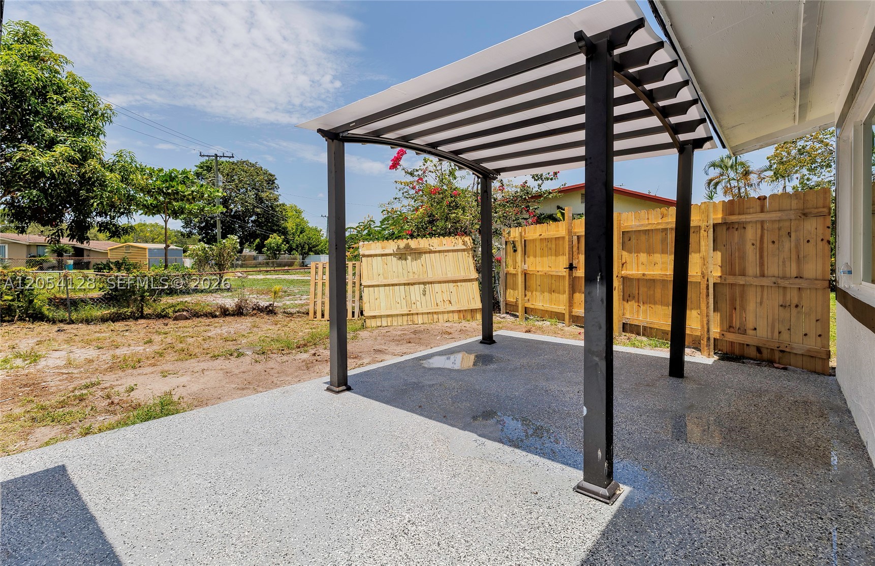 LAUDERDALE VILLAS - Residential