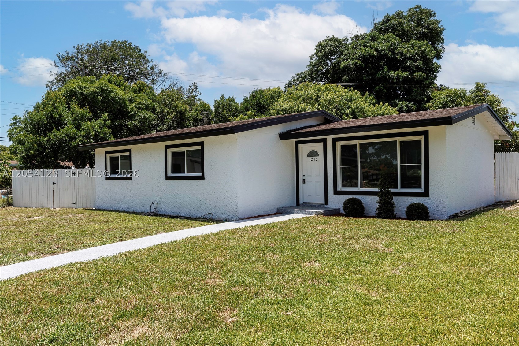 LAUDERDALE VILLAS - Residential