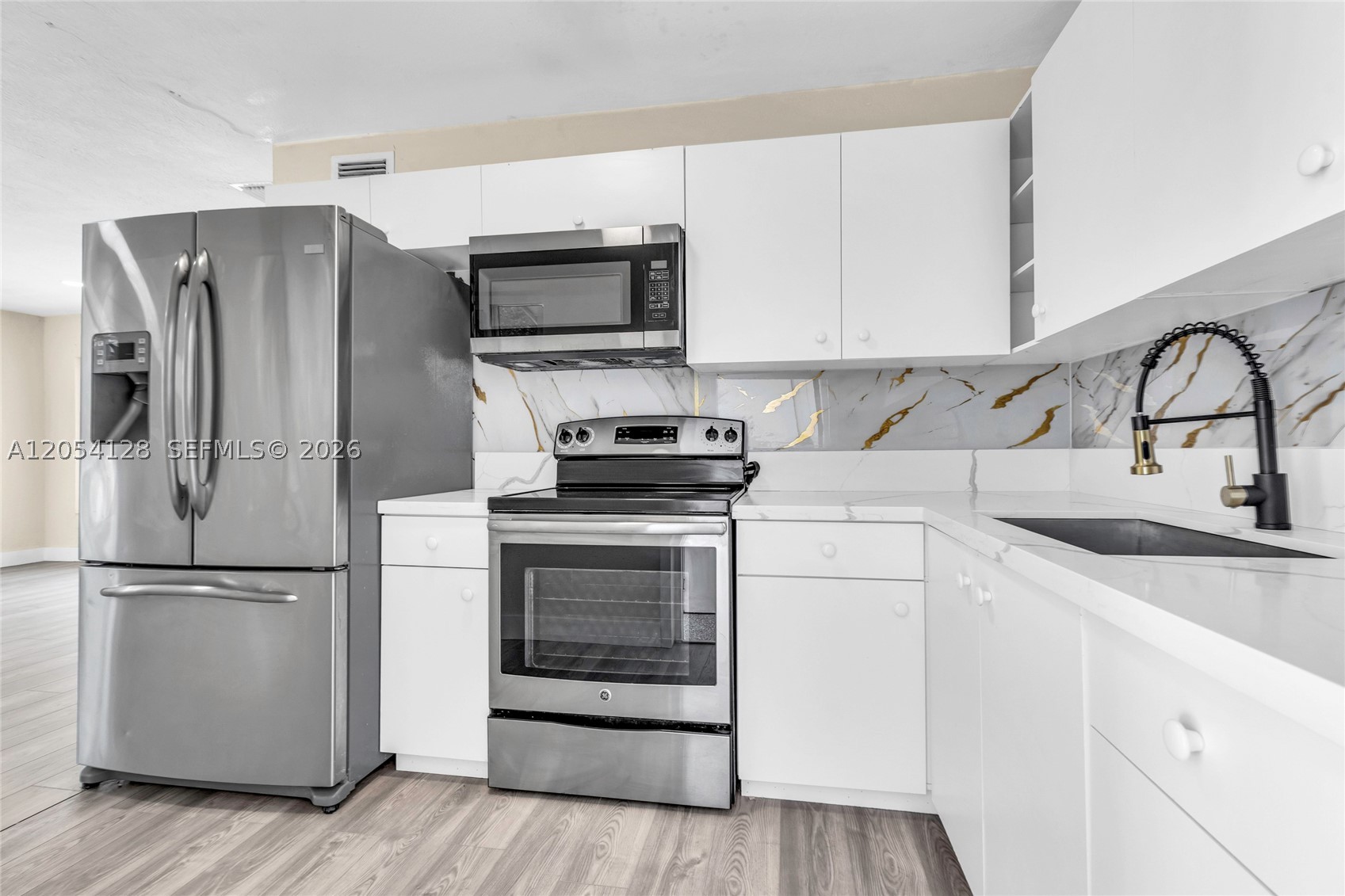 LAUDERDALE VILLAS - Residential