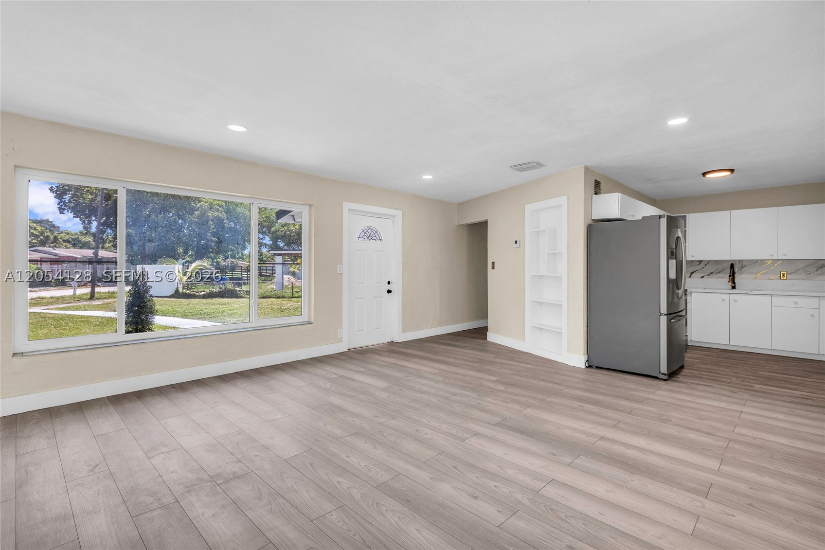 LAUDERDALE VILLAS - Residential