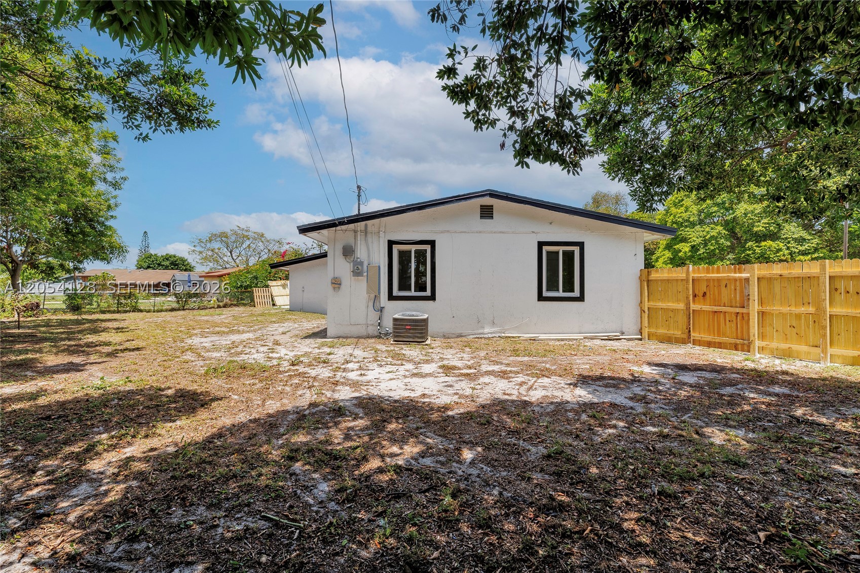 LAUDERDALE VILLAS - Residential